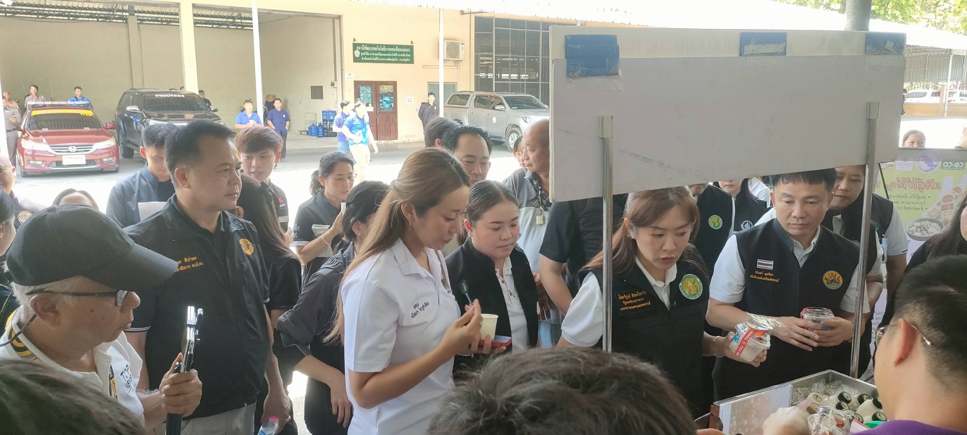 title - ส.ป.ก.ร่วมติดตามรัฐมนตรีช่วยว่าการกระทรวงเกษตรและสหกรณ์ (นางสาวปิยะรัฐชย์ ติยะไพรัช) ลงพื้นที่การตรวจราชการใน อําเภอแม่ออน อําเภอสันทราย จังหวัดเชียงใหม่
